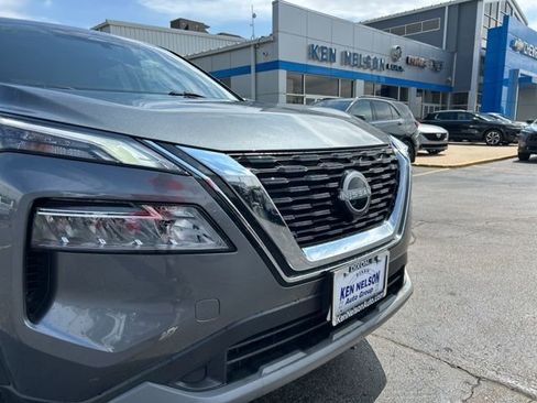 Used 2023 Nissan Rogue SV AWD/4WD image 4