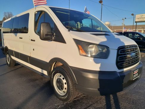 Used 2016 Ford Transit 350 XL image 4