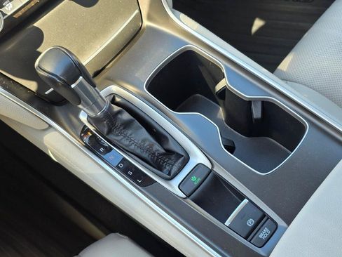Used 2018 Honda Accord EX-L image 26