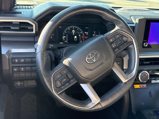 Used 2024 Toyota Tacoma SR5 AWD/4WD image 23