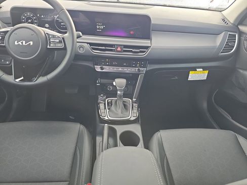 New 2026 Kia Seltos EX FWD image 14