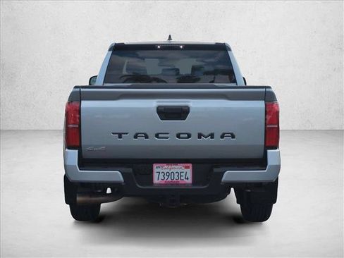 Used 2025 Toyota Tacoma SR5 AWD/4WD image 7