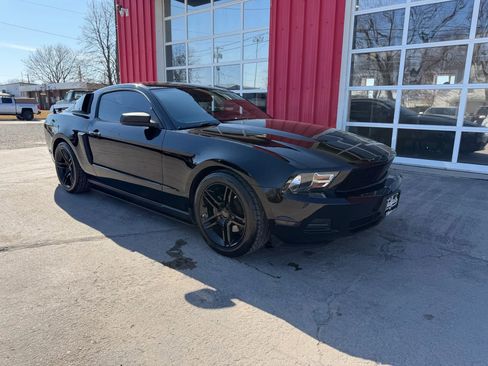 Used 2012 Ford Mustang Coupe image 2