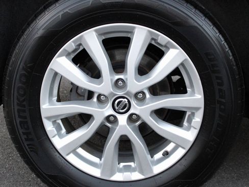 Certified 2020 Nissan Rogue SV image 11