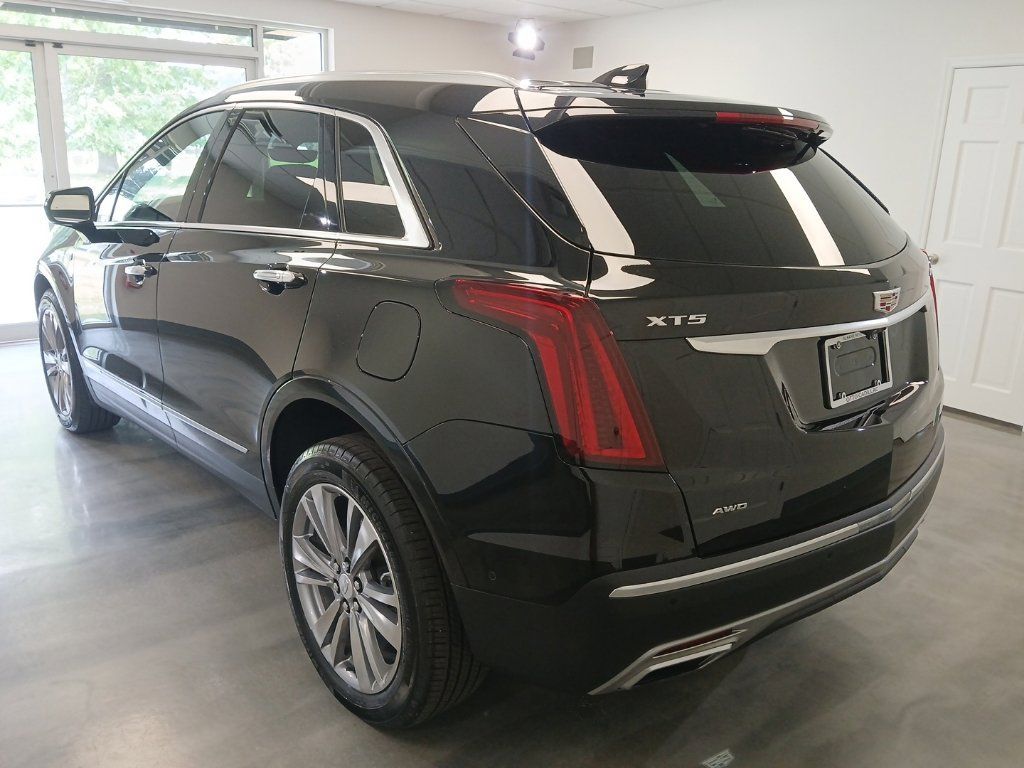 Certified 2025 Cadillac XT5 Premium Luxury w/ Technology Package AWD/4WD image 3