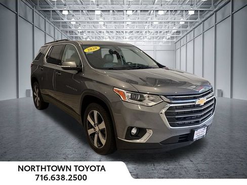 Used 2020 Chevrolet Traverse LT w/ LT Premium Package AWD/4WD image 1