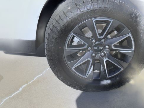 Used 2021 Chevrolet Tahoe Z71 w/ Rear Media and Nav Package image 11