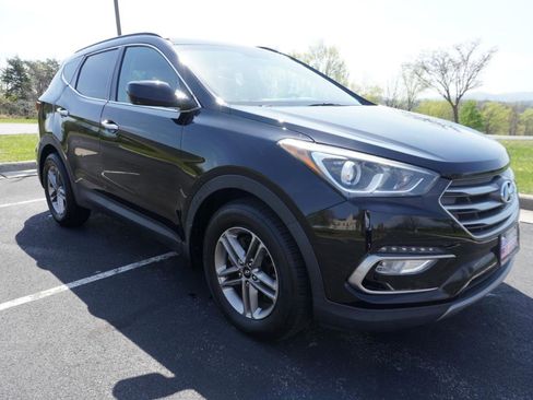 Used 2017 Hyundai Santa Fe Sport image 4