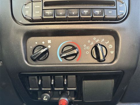 Used 2005 Jeep Wrangler SE AWD/4WD image 13