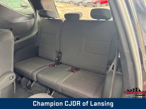 Used 2024 Chevrolet Traverse LT AWD/4WD image 17
