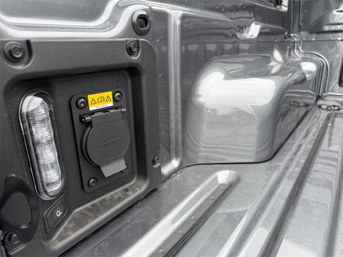 New 2025 Ford Maverick XLT w/ XLT Luxury Package image 17