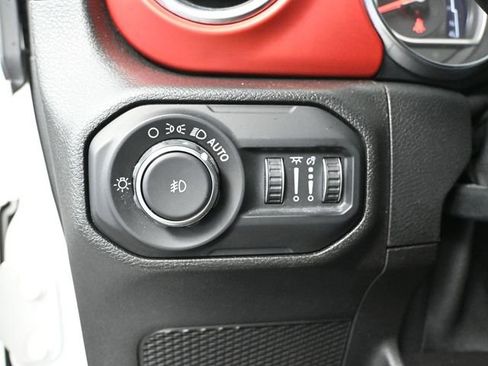 Used 2019 Jeep Wrangler Unlimited Rubicon AWD/4WD image 32