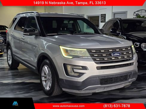 Used 2016 Ford Explorer XLT w/ Equipment Group 202A FWD image 1