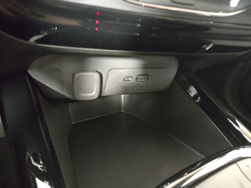 Used 2025 Chevrolet Trax LT w/ Driver Confidence Package FWD image 27