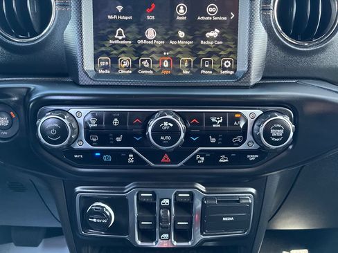 Used 2023 Jeep Wrangler Unlimited Sahara AWD/4WD image 28