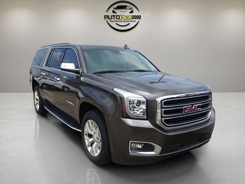 Used 2019 GMC Yukon XL SLT image 1