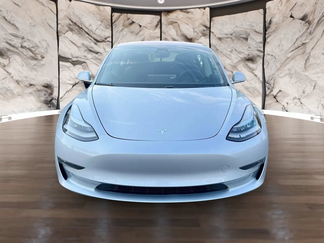 Used 2018 Tesla Model 3 Long Range RWD image 2