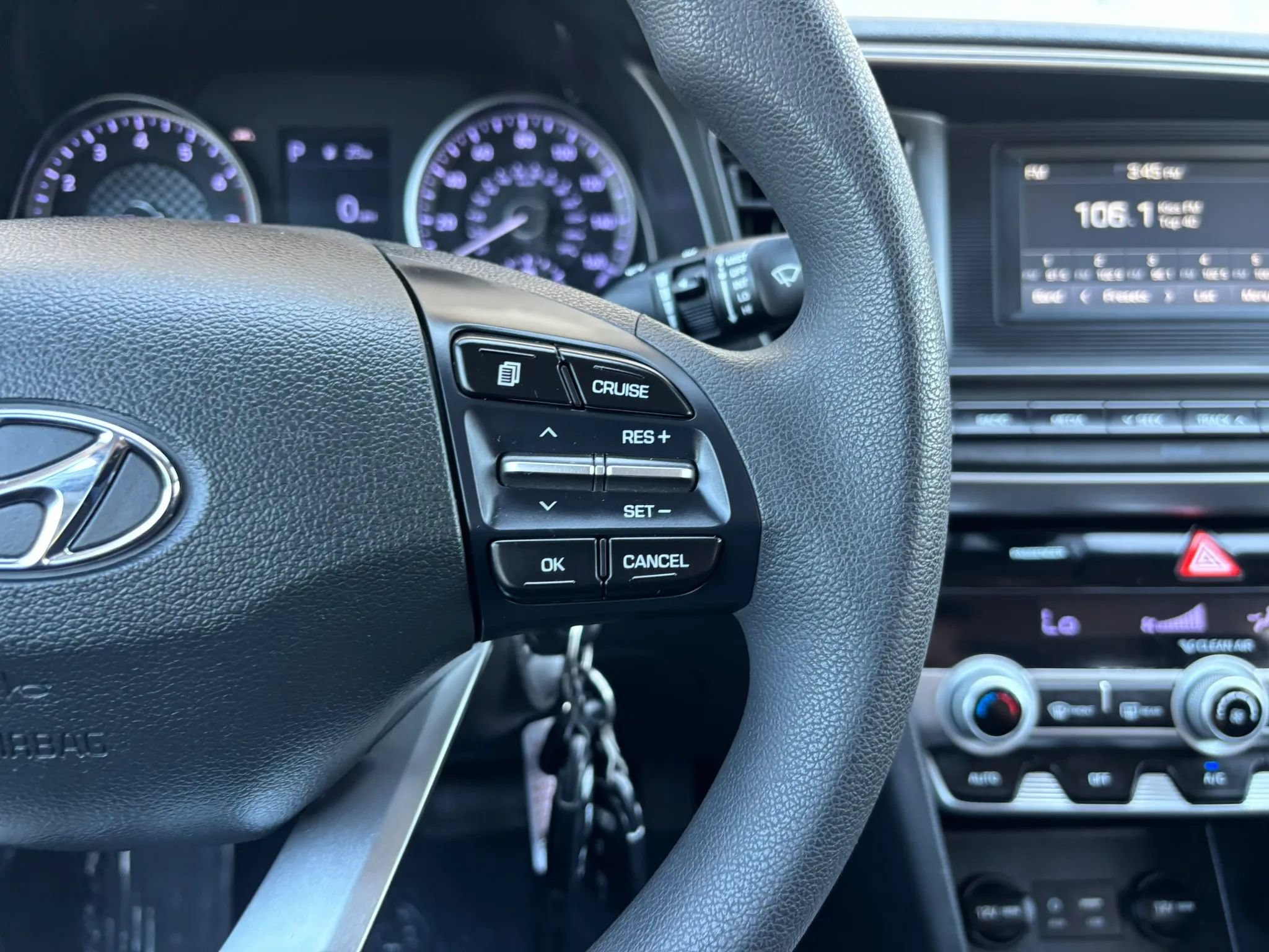 Used 2020 Hyundai Elantra SE w/ Cargo Package (C1) FWD image 19