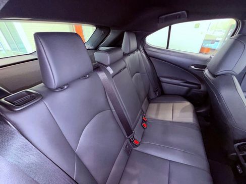Certified 2024 Lexus UX 250h FWD image 11