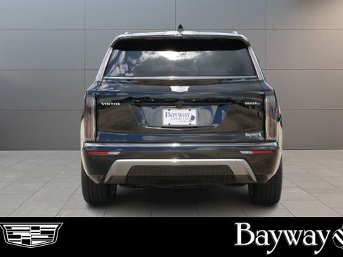 Used 2026 Cadillac Vistiq Sport AWD/4WD image 7