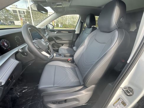 New 2026 Volkswagen Tiguan SE AWD/4WD image 12