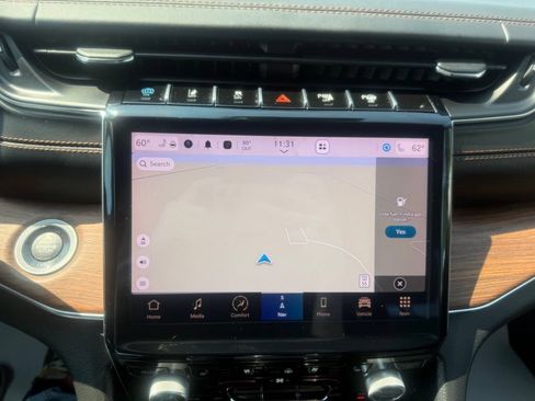 Used 2023 Jeep Grand Cherokee Summit w/ Advanced Protech Group IV AWD/4WD image 25