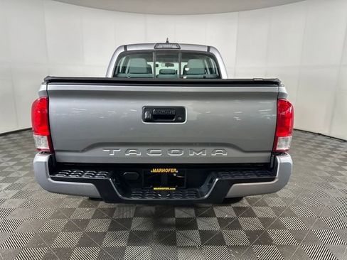 Used 2017 Toyota Tacoma 2WD Double Cab image 4