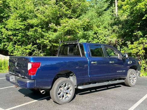 Used 2018 Nissan Titan SV w/ SV Convenience Package AWD/4WD image 15