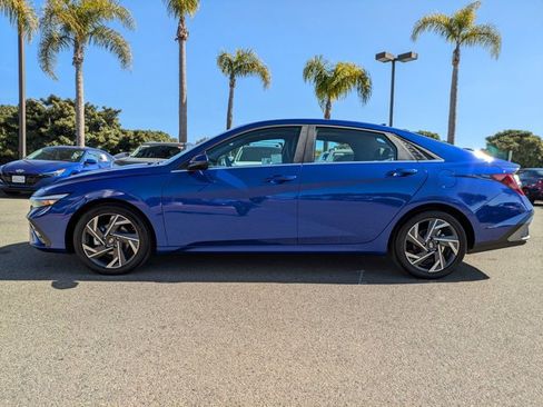 Used 2024 Hyundai Elantra SEL w/ Convenience Package image 9