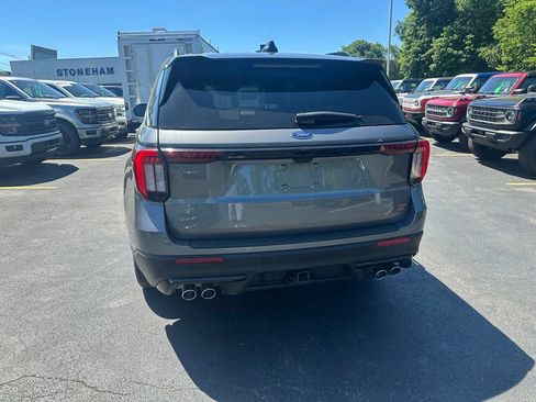 Used 2025 Ford Explorer ST AWD/4WD image 7