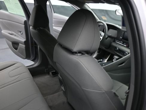 Certified 2025 Hyundai Elantra Sport image 25