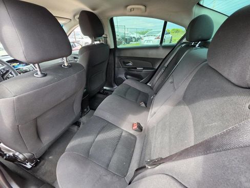 Used 2015 Chevrolet Cruze LT image 4