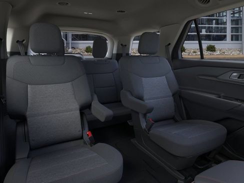 Used 2026 Ford Explorer Active AWD/4WD image 11