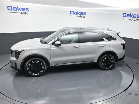 New 2025 Kia Sorento EX w/ Panoramic Sunroof Package AWD/4WD image 55