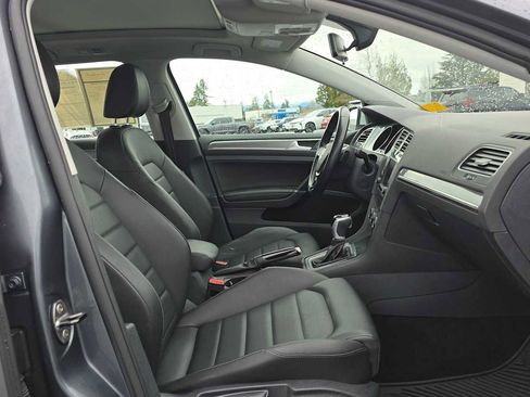 Used 2017 Volkswagen Golf Alltrack SEL image 12