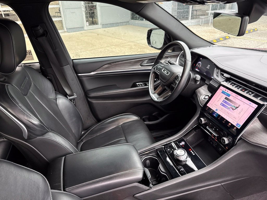 Used 2021 Jeep Grand Cherokee L Overland w/ Luxury Tech Group IV AWD/4WD image 40