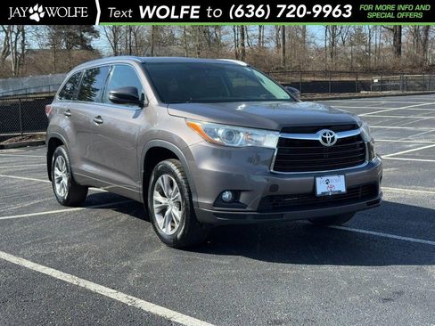 Used 2015 Toyota Highlander XLE image 1