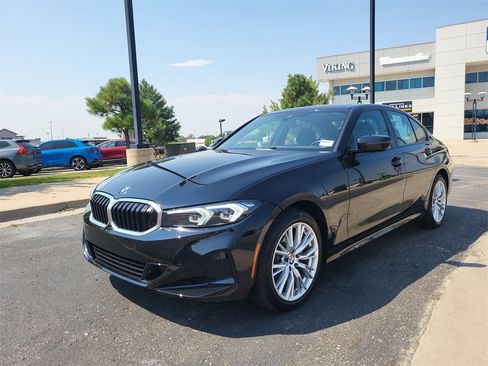 Used 2023 BMW 330i xDrive Sedan w/ Driving Assistance Package image 9