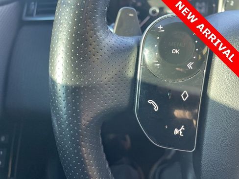 Used 2018 Land Rover Range Rover Velar S image 12