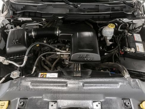 Used 2018 RAM 1500 Laramie w/ Convenience Group AWD/4WD image 3