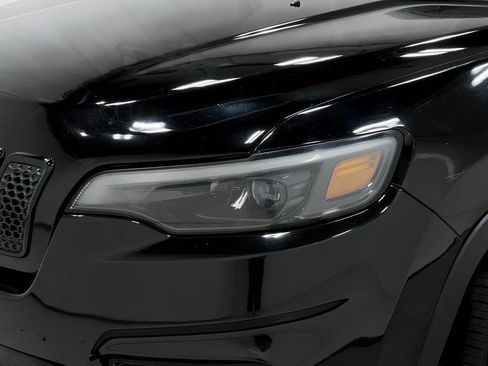 Used 2019 Jeep Cherokee Latitude Plus FWD image 34
