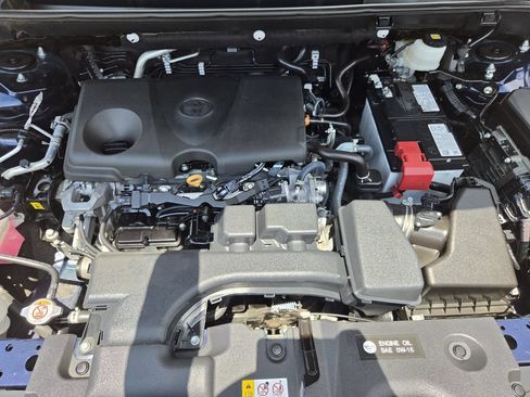 Used 2025 Toyota RAV4 XLE w/ Convenience Package FWD image 31