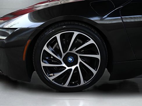 Used 2019 BMW i8 Roadster image 9