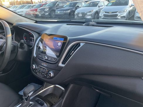 Used 2022 Chevrolet Malibu LT image 15