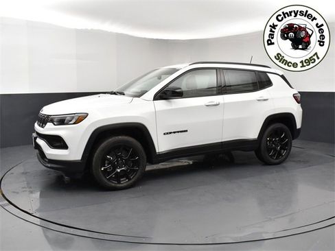 New 2026 Jeep Compass Latitude image 3