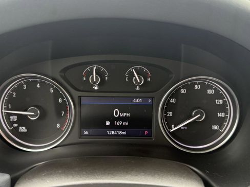 Used 2020 Buick Enclave Essence FWD image 17