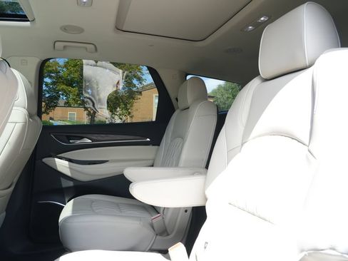 Used 2023 Buick Enclave Avenir w/ Avenir Technology Package AWD/4WD image 15