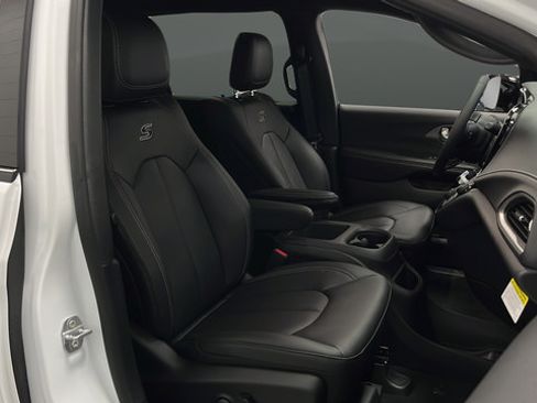 New 2026 Chrysler Pacifica Select AWD/4WD image 29