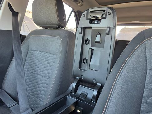 Used 2021 Chevrolet Equinox LT FWD image 33