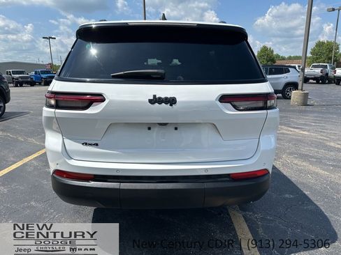 Used 2023 Jeep Grand Cherokee L Laredo AWD/4WD image 4